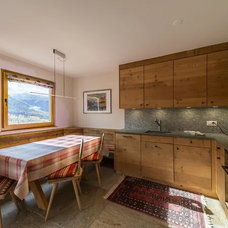 Appartement Chesa Diala - *