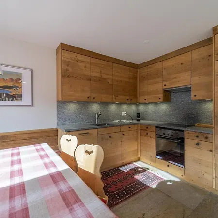 Appartement Chesa Diala - *